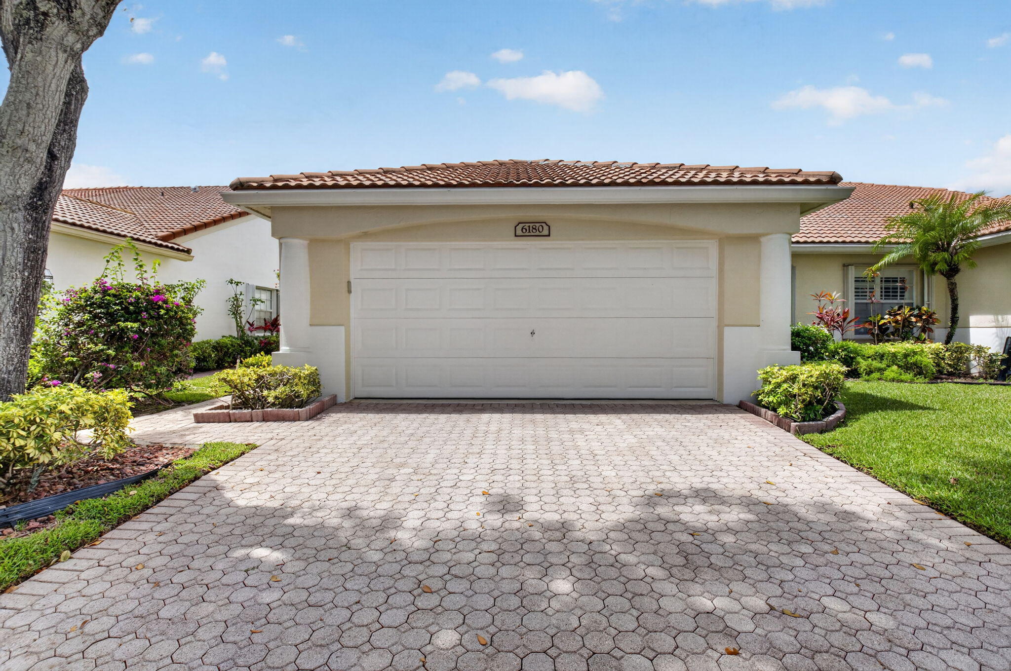 FLORAL LAKES 2 - Residential