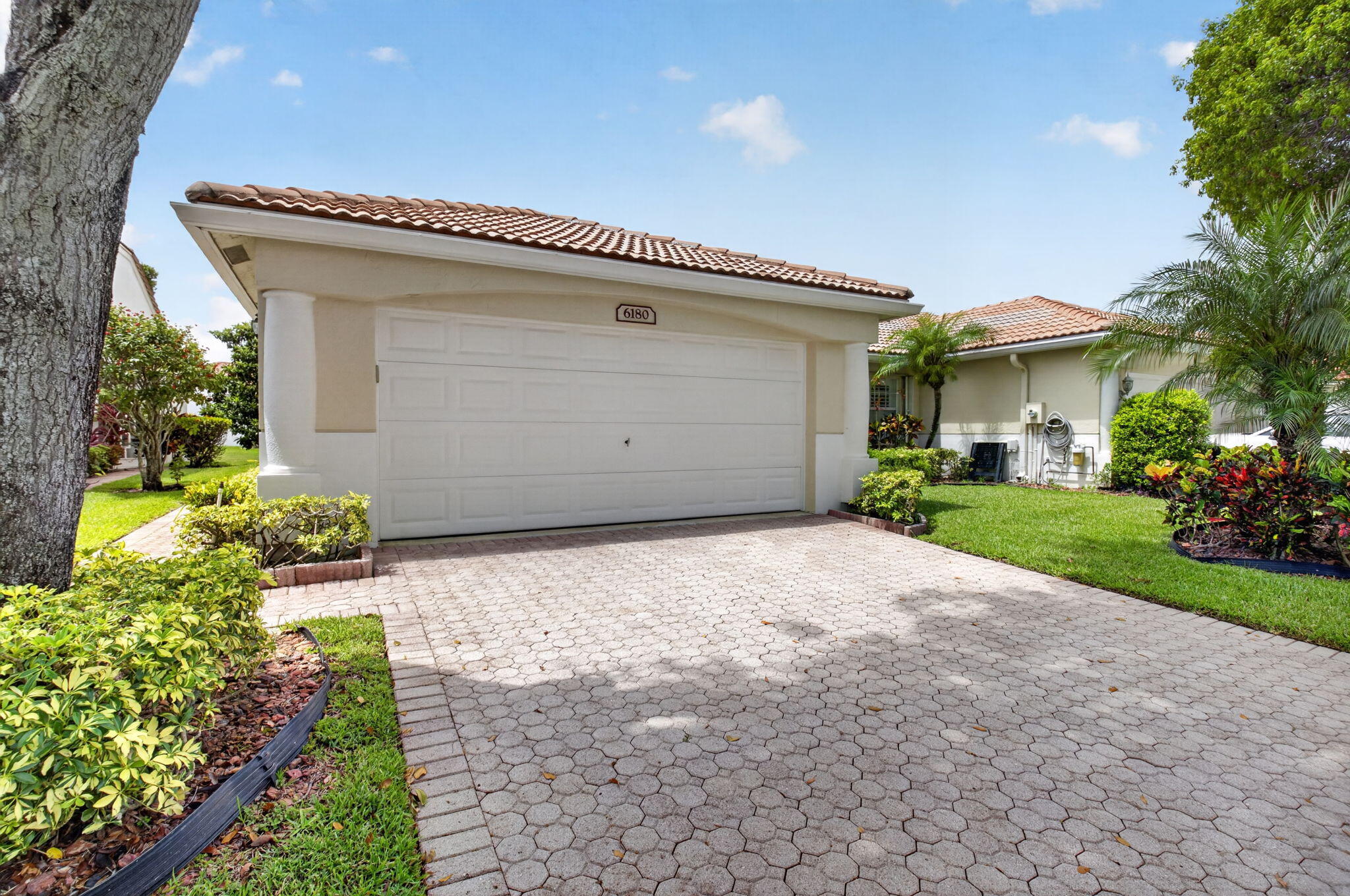 FLORAL LAKES 2 - Residential