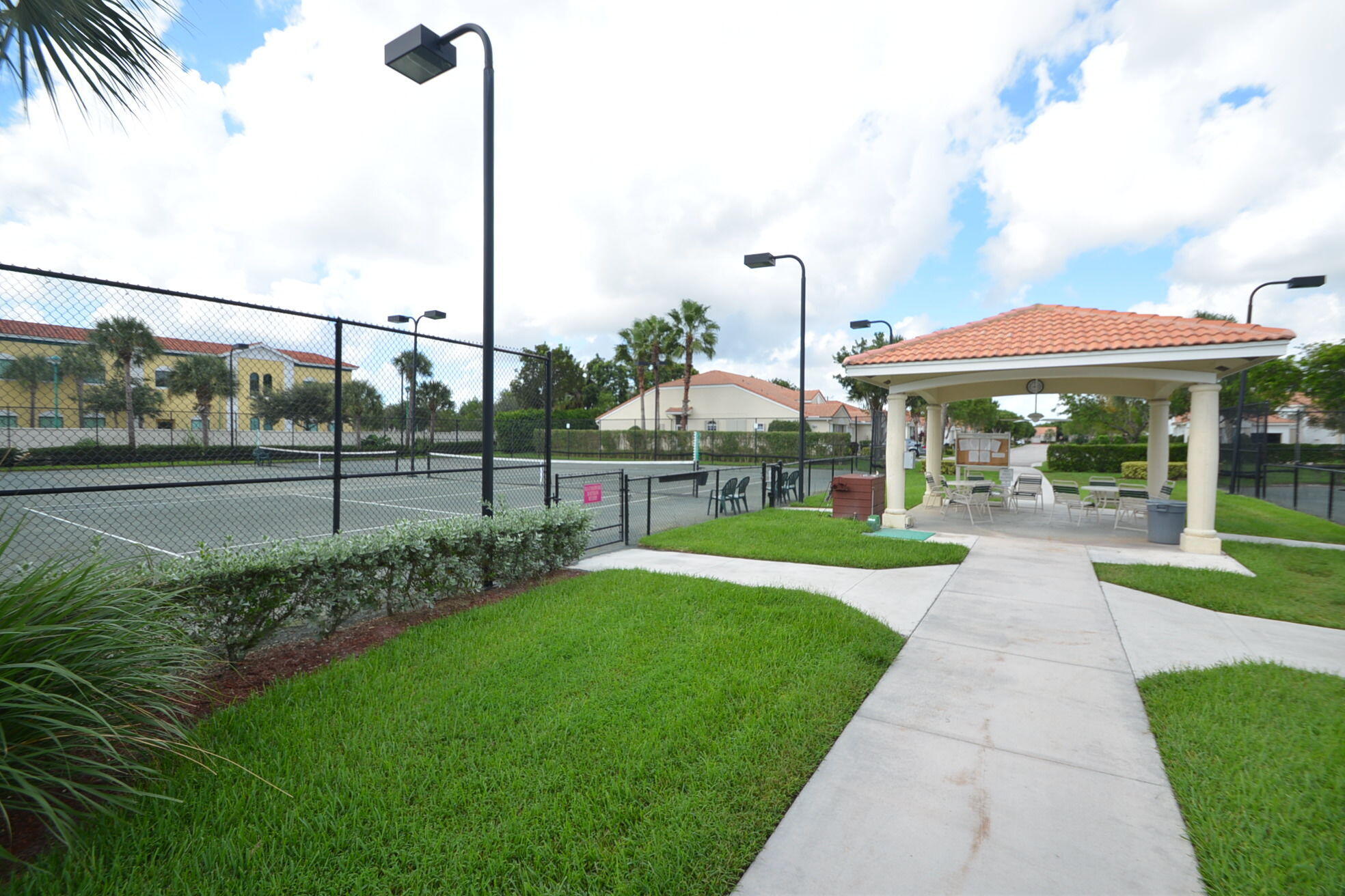 FLORAL LAKES 2 - Residential