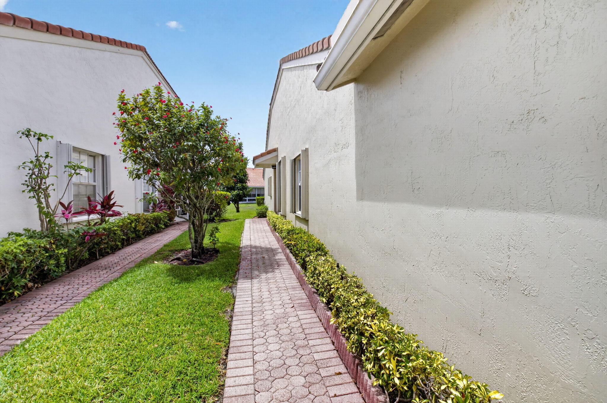 FLORAL LAKES 2 - Residential