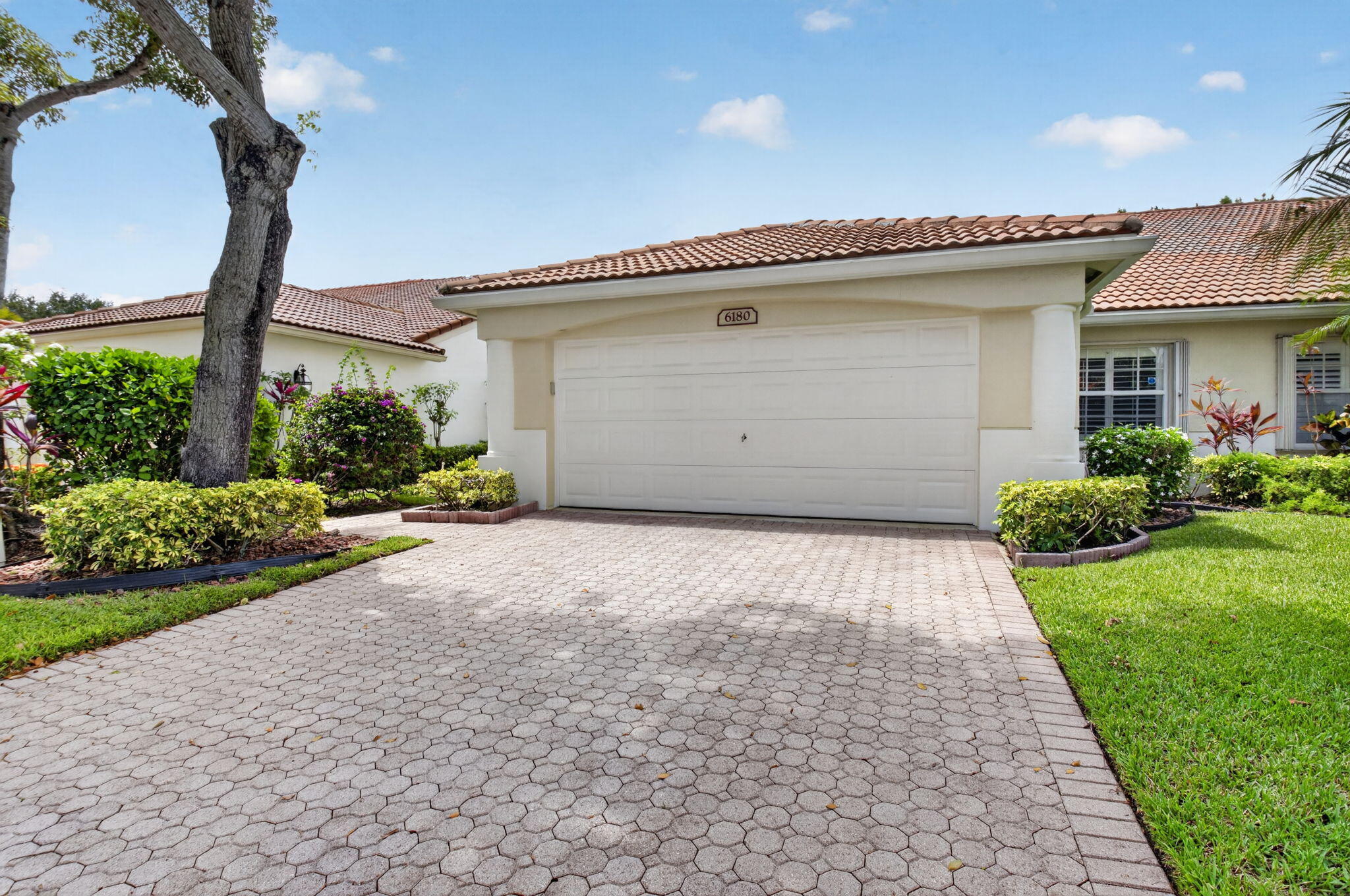 FLORAL LAKES 2 - Residential