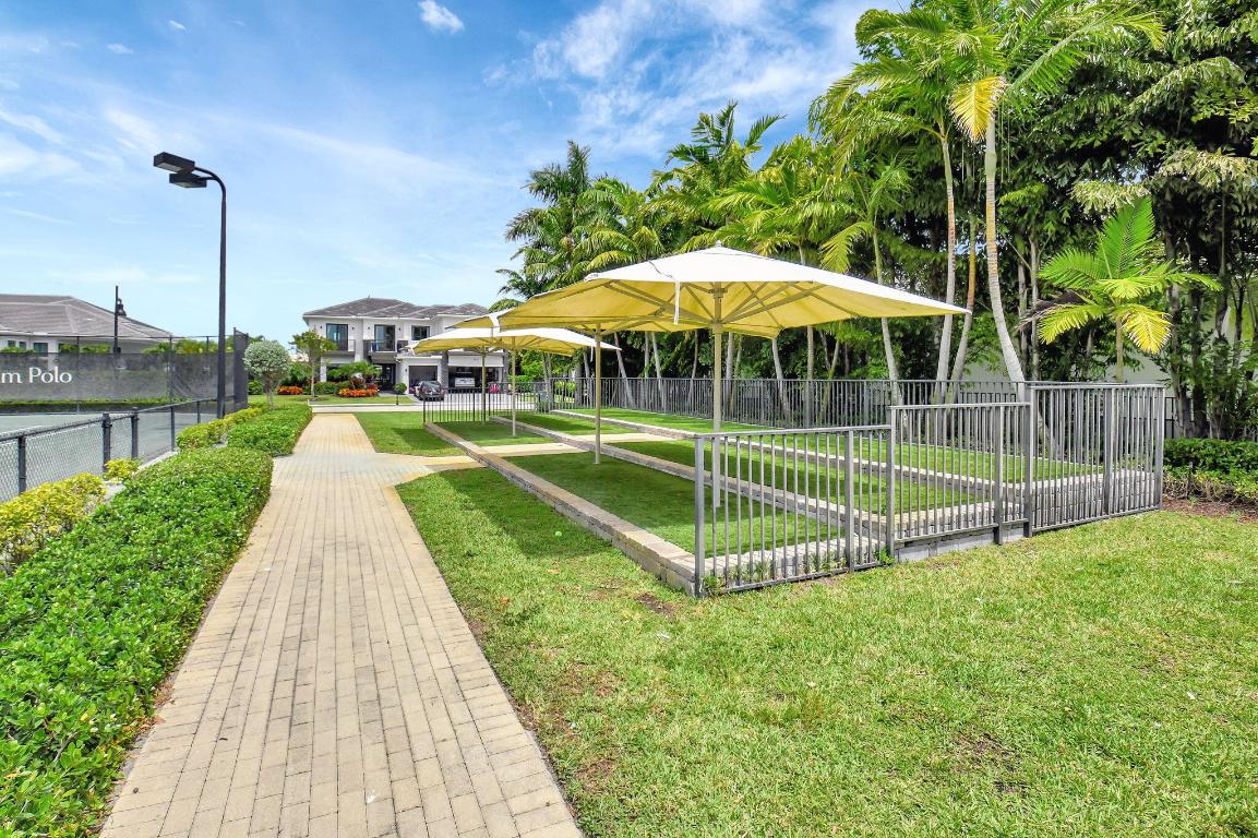 ROYAL PALM POLO - Residential