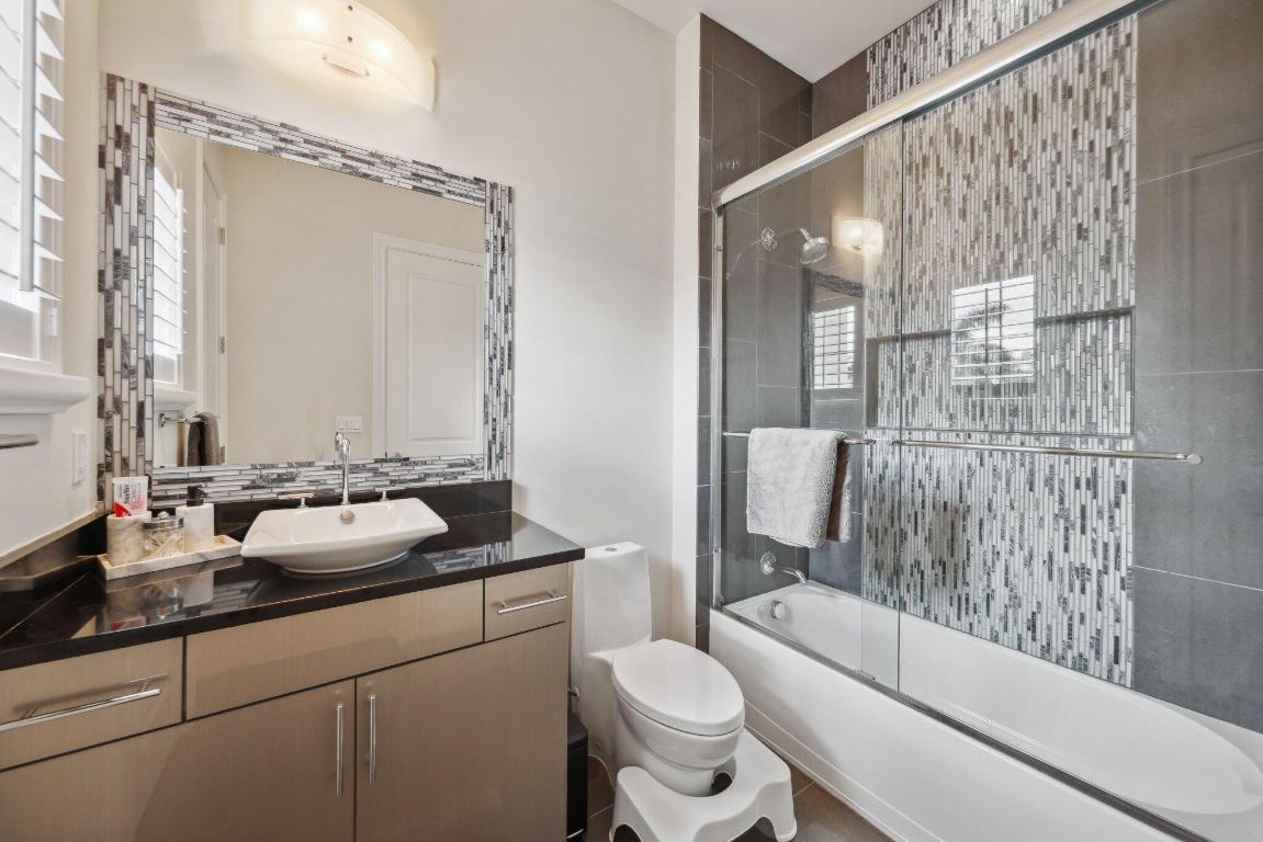 ROYAL PALM POLO - Residential