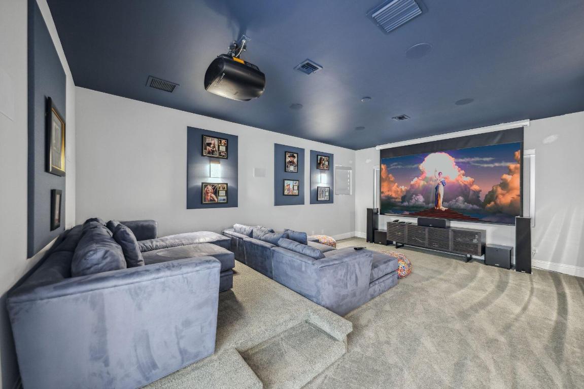ROYAL PALM POLO - Residential