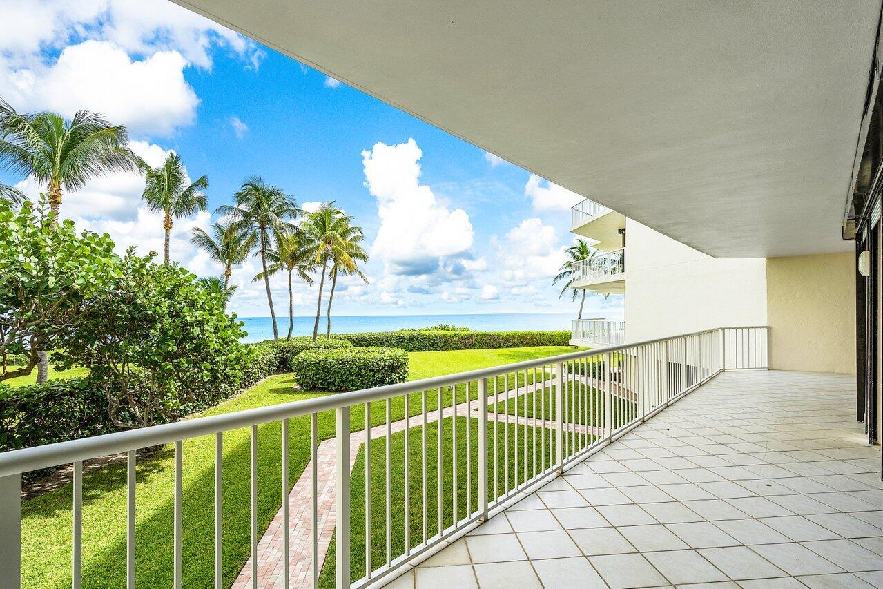 TWENTY SEVEN SEVENTY SOUTH OCEAN BOULEVARD COND DE - Residential