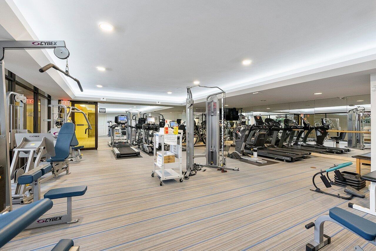 TWENTY SEVEN SEVENTY SOUTH OCEAN BOULEVARD COND DE - Residential