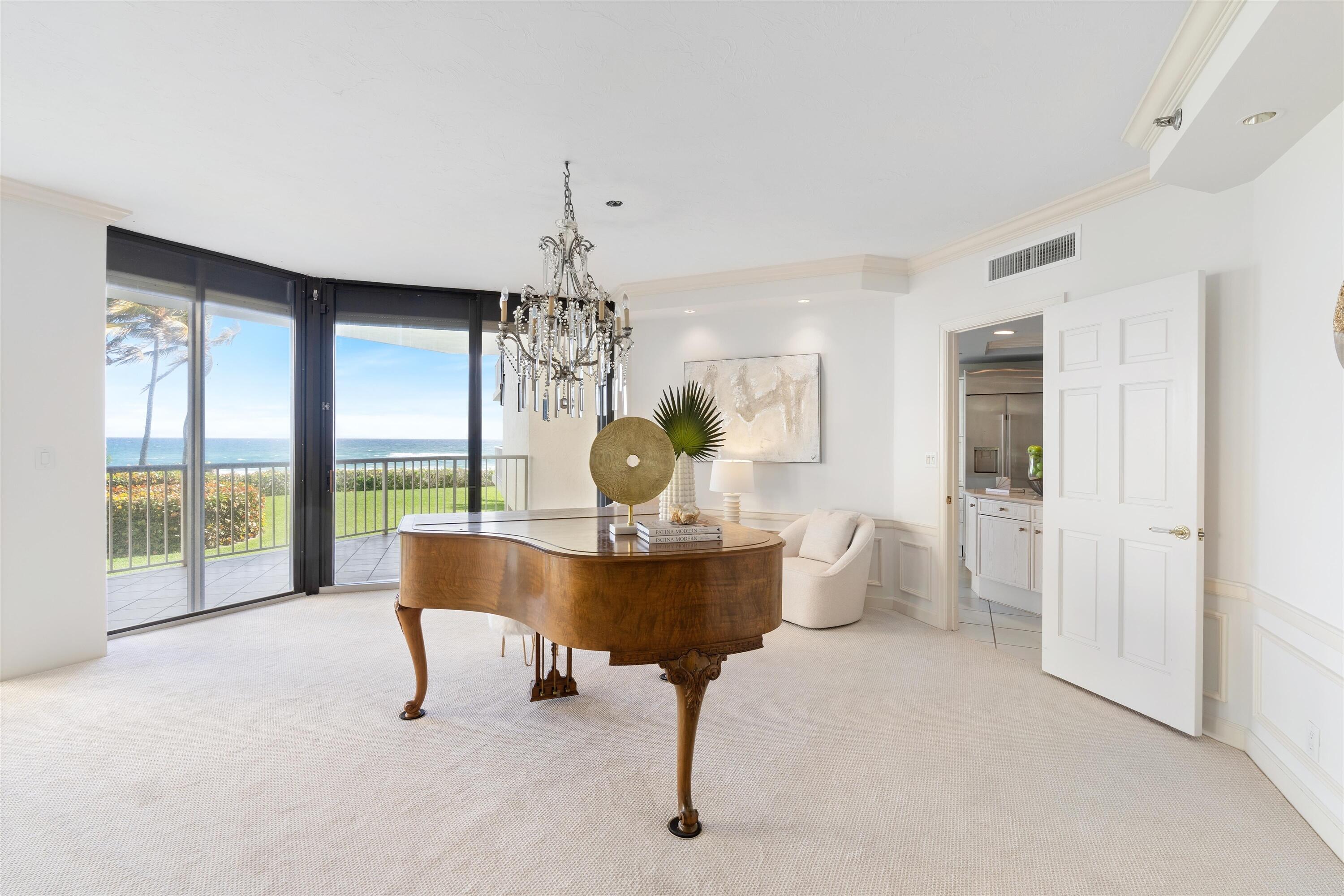 TWENTY SEVEN SEVENTY SOUTH OCEAN BOULEVARD COND DE - Residential