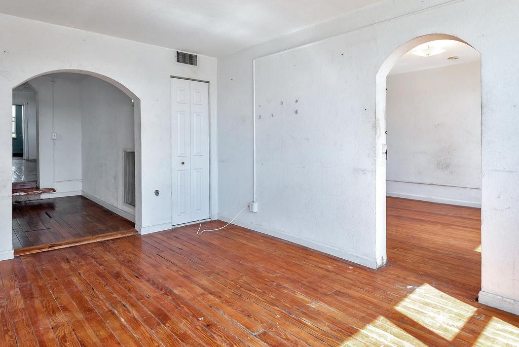 LAKE WORTH TOWN OF - Residential Lease