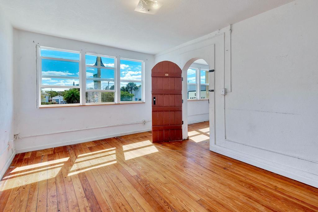 LAKE WORTH TOWN OF - Residential Lease