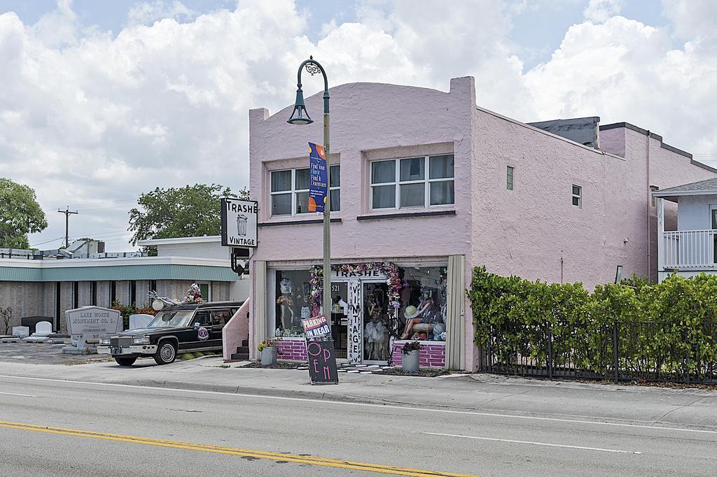 LAKE WORTH TOWN OF - Residential Lease