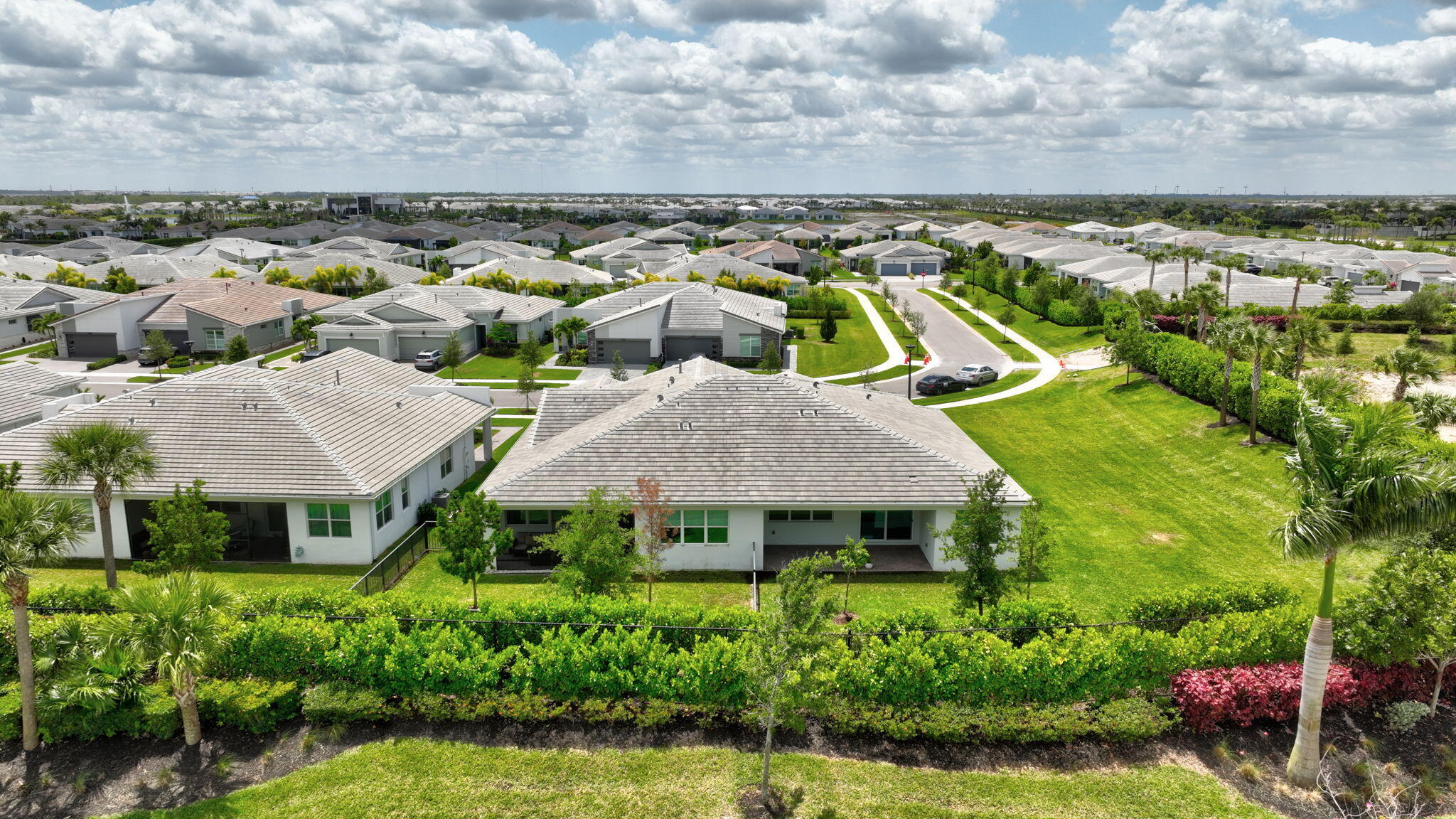 TELARO AT SOUTHERN GROVE - Residential