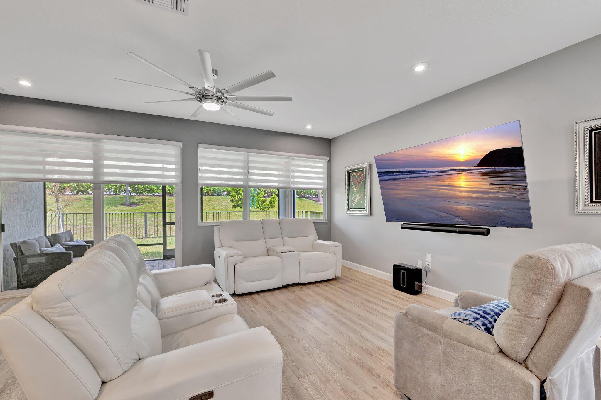 TELARO AT SOUTHERN GROVE - Residential
