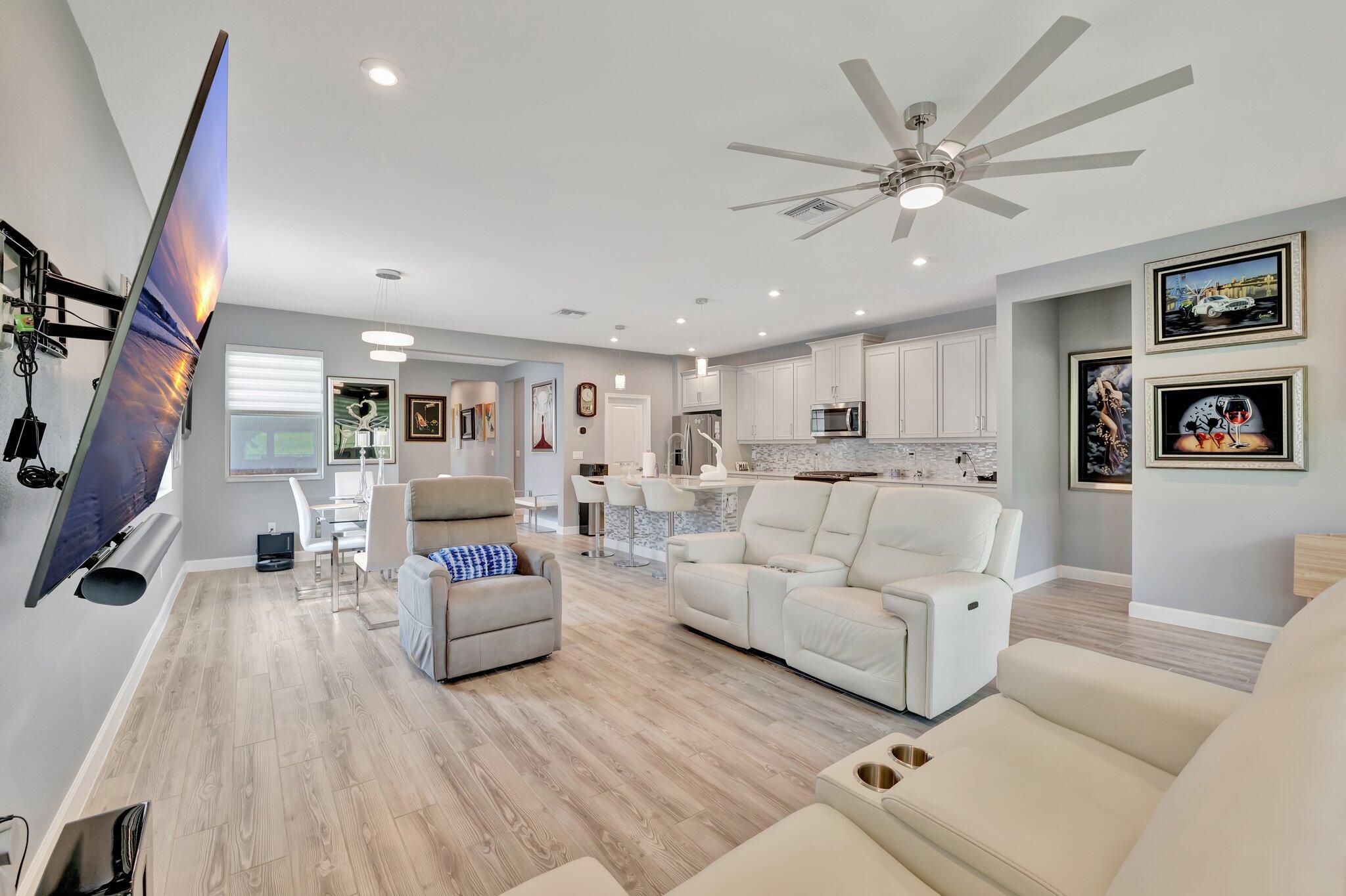 TELARO AT SOUTHERN GROVE - Residential