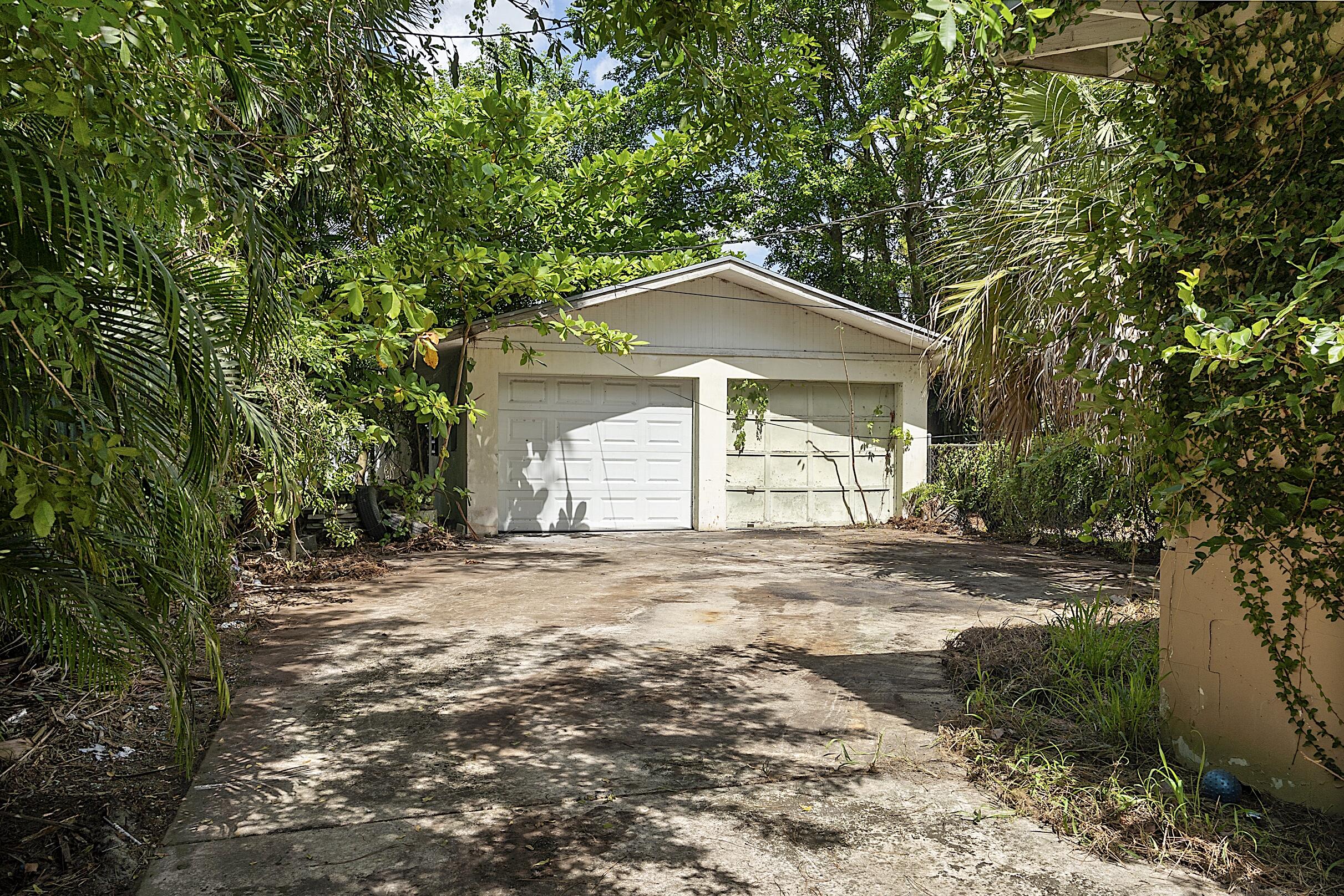 CLUB ESTATES - Residential