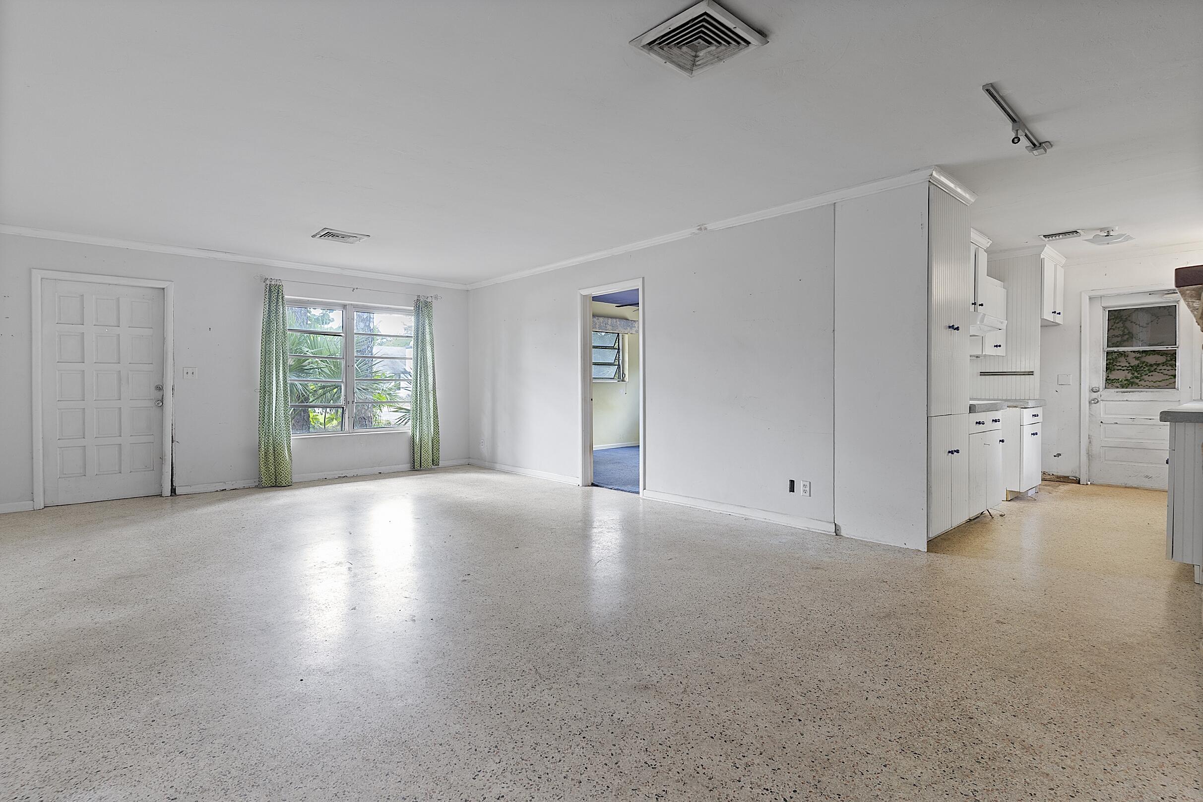 CLUB ESTATES - Residential