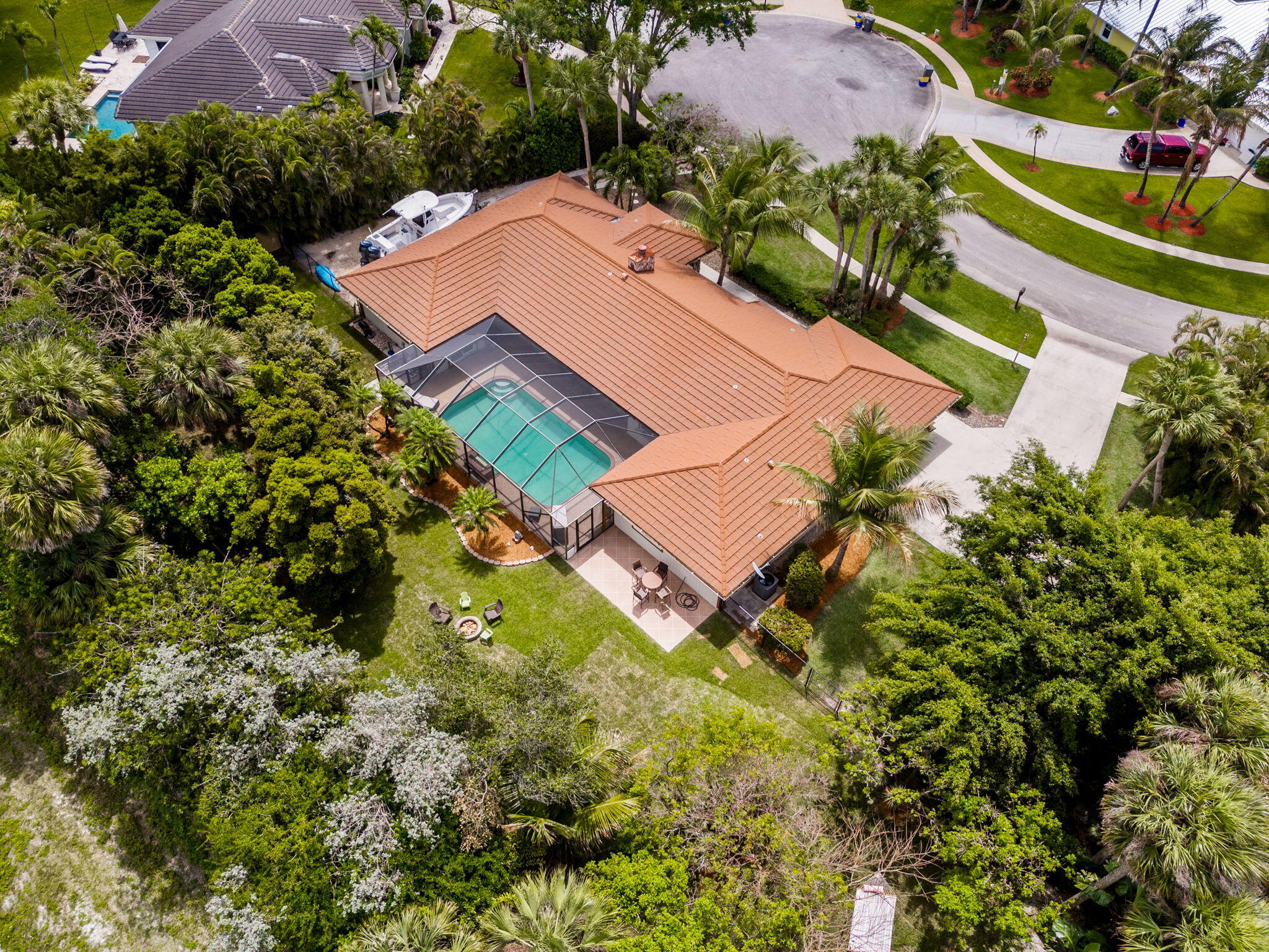 WHISPERING OAKS - Residential