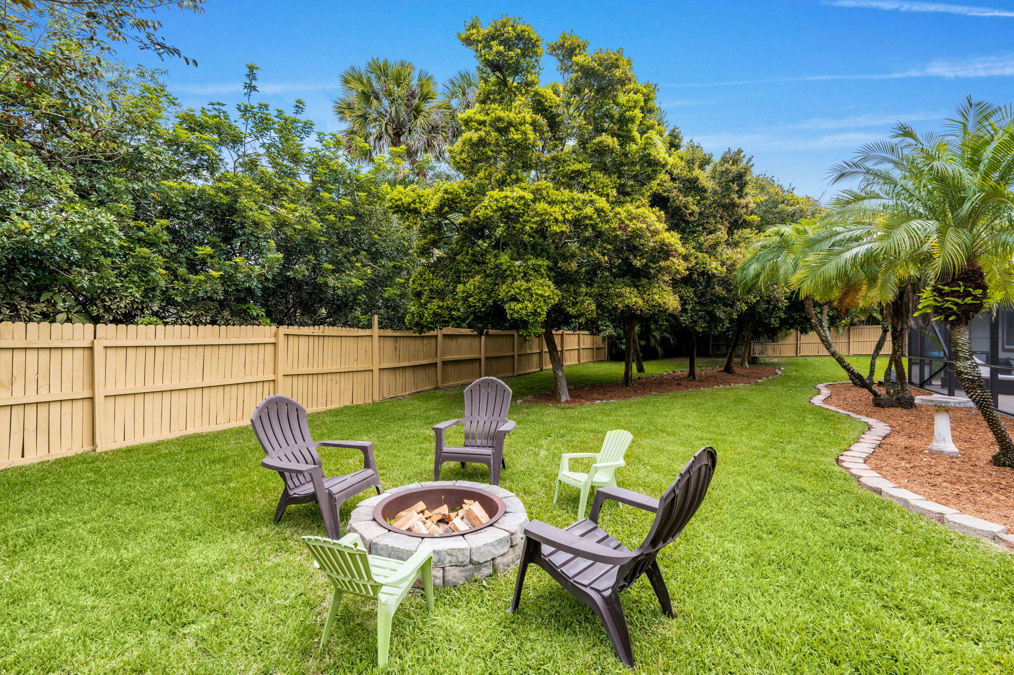 WHISPERING OAKS - Residential