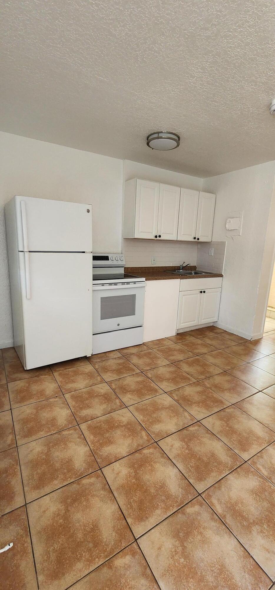 PINEWOOD HEIGHTS - Residential Lease