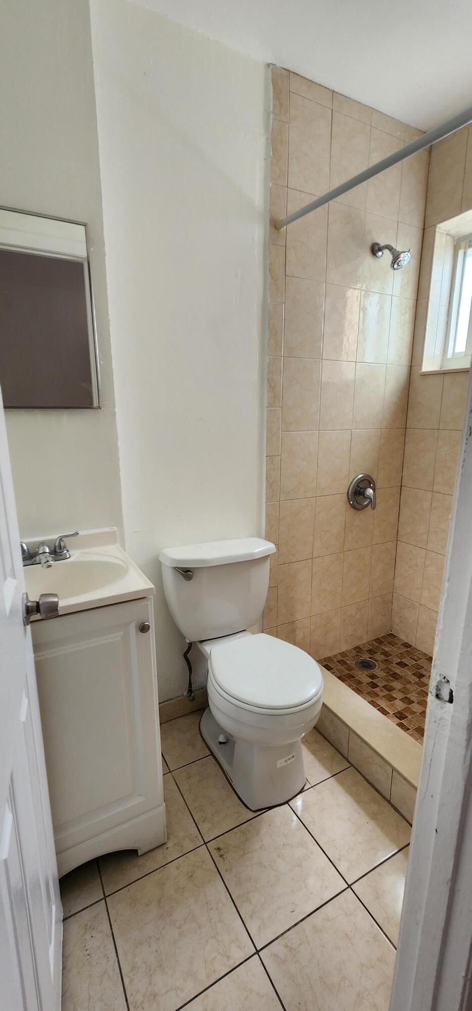 PINEWOOD HEIGHTS - Residential Lease