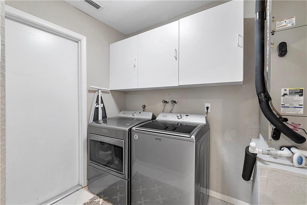 Kensington 146-39 B - Residential