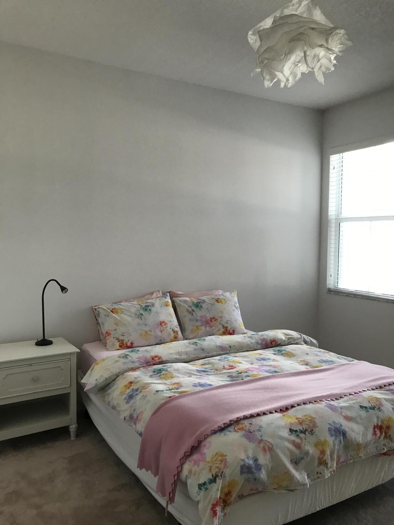 POINTE 100 CONDO - Residential