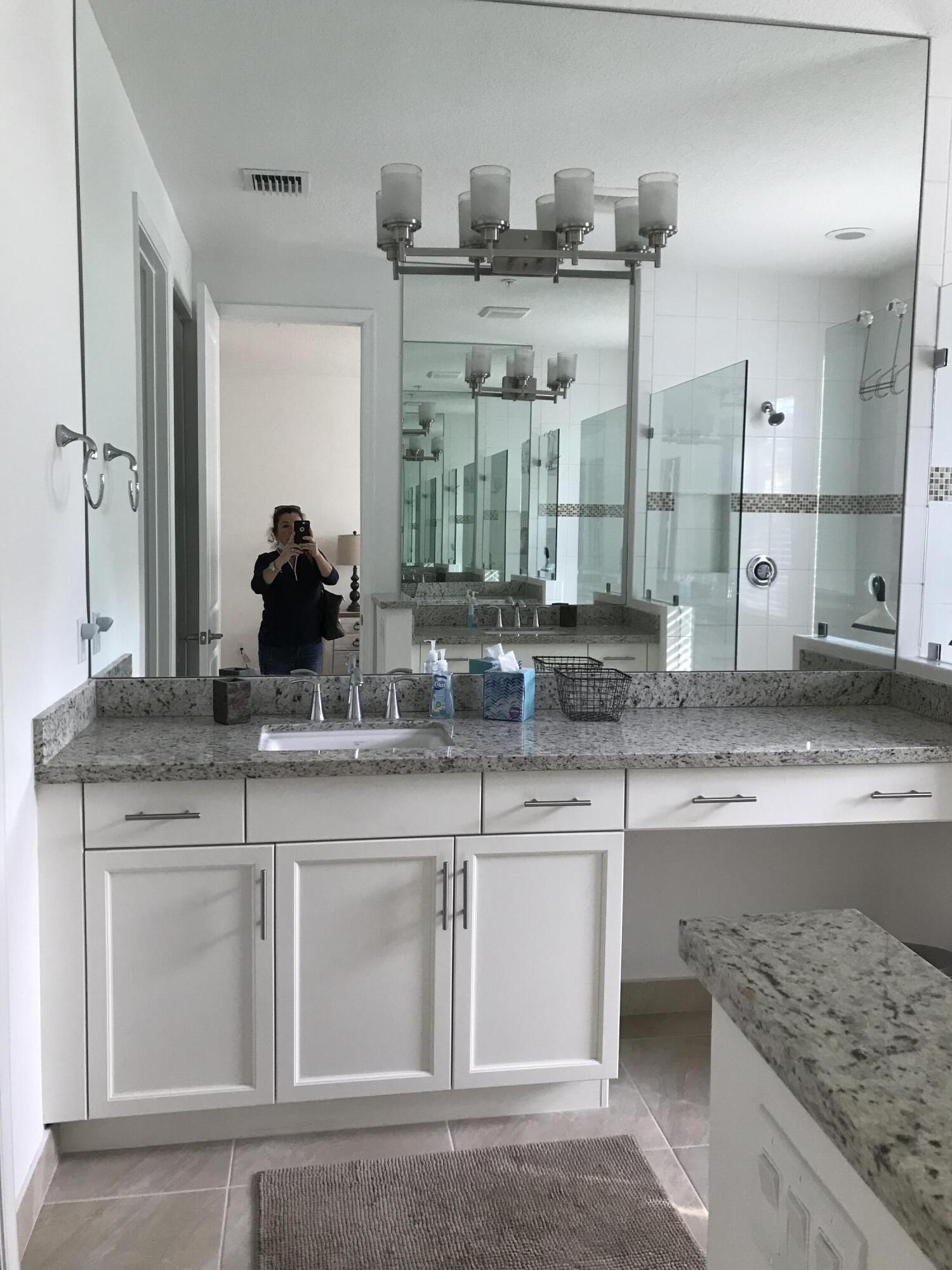 POINTE 100 CONDO - Residential