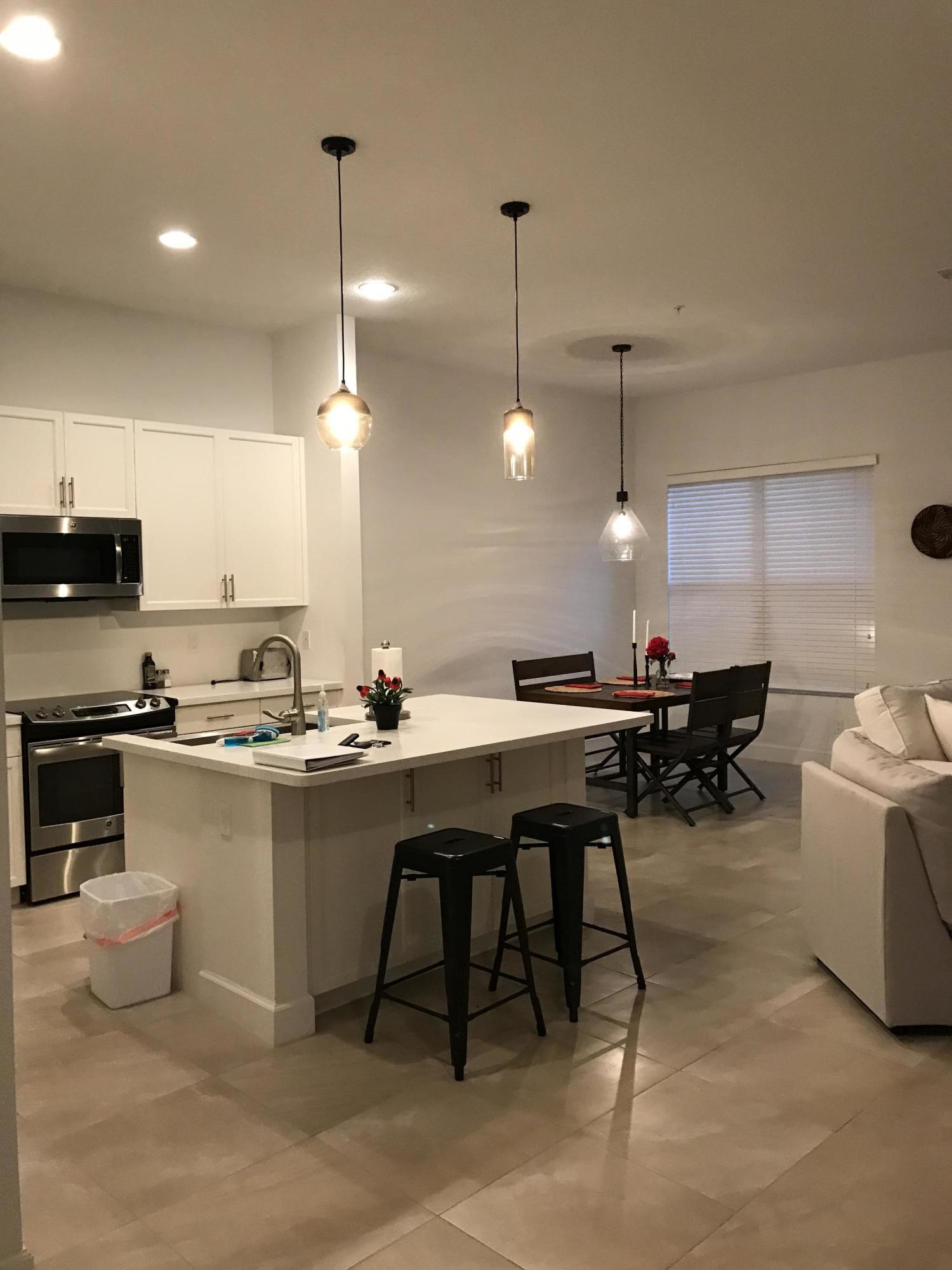 POINTE 100 CONDO - Residential