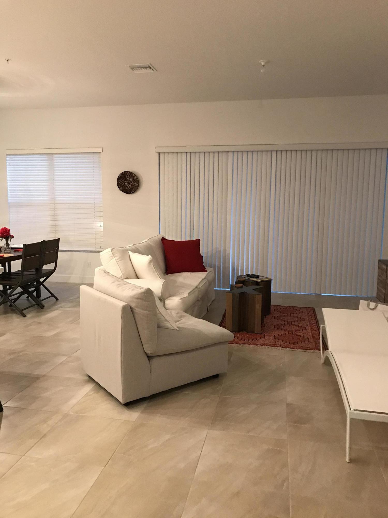 POINTE 100 CONDO - Residential