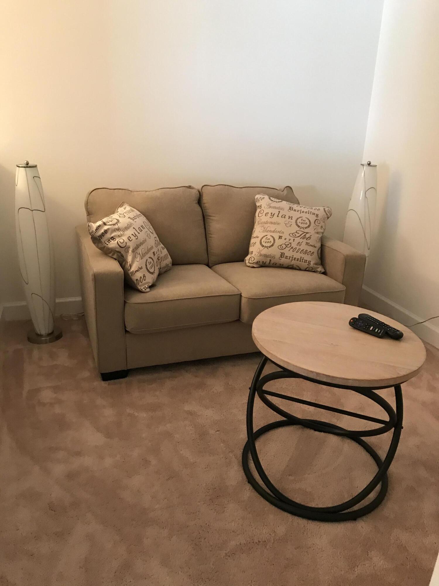 POINTE 100 CONDO - Residential