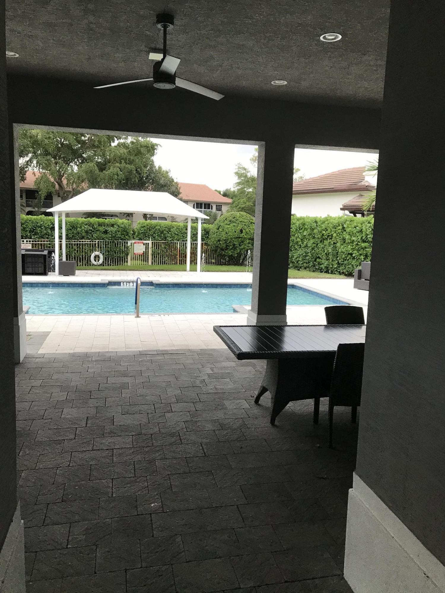 POINTE 100 CONDO - Residential