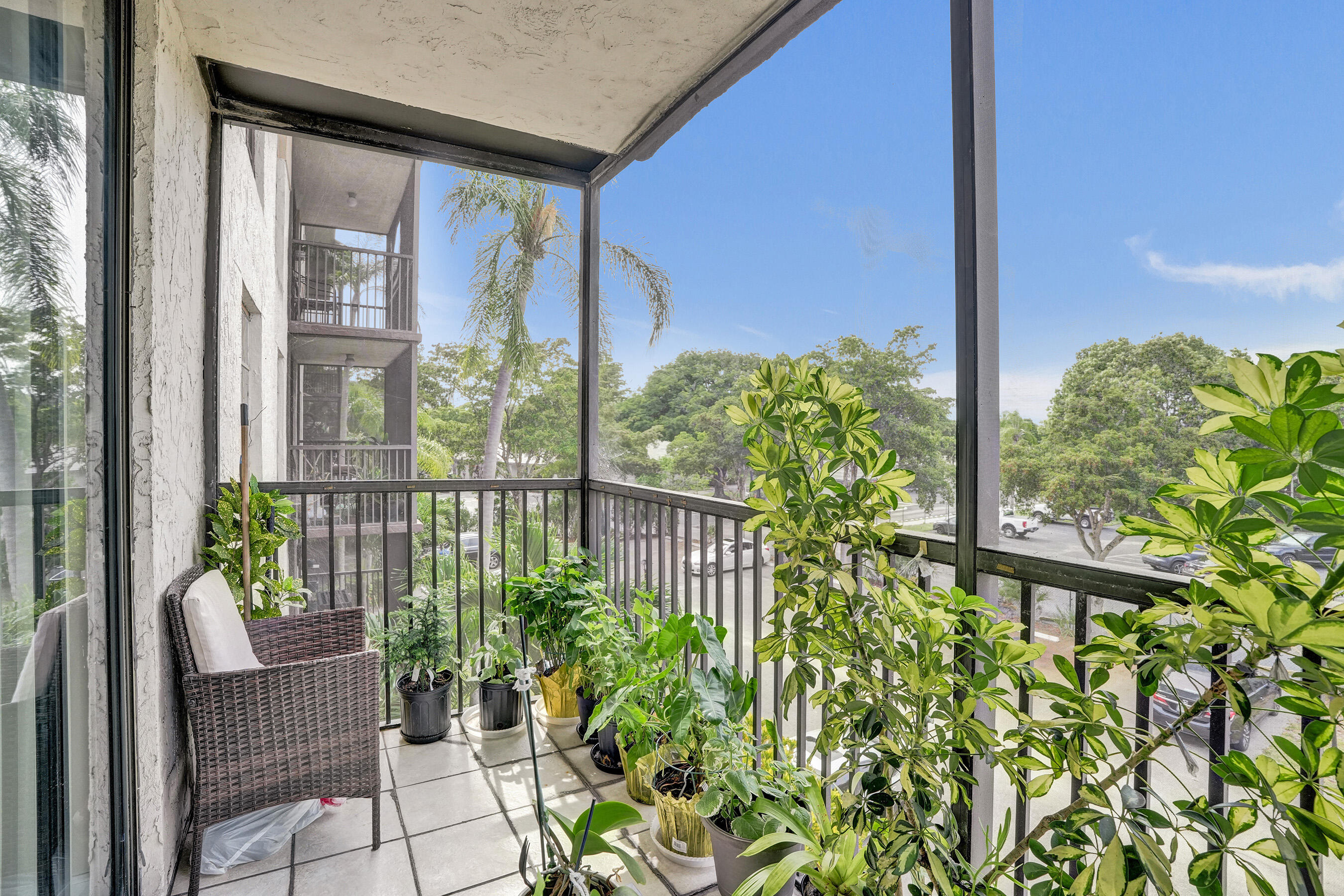 INVERWOOD CONDO - Residential