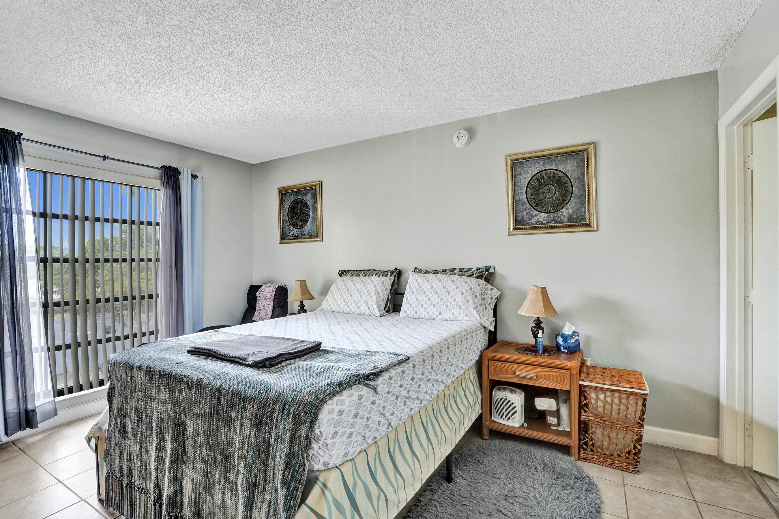 INVERWOOD CONDO - Residential