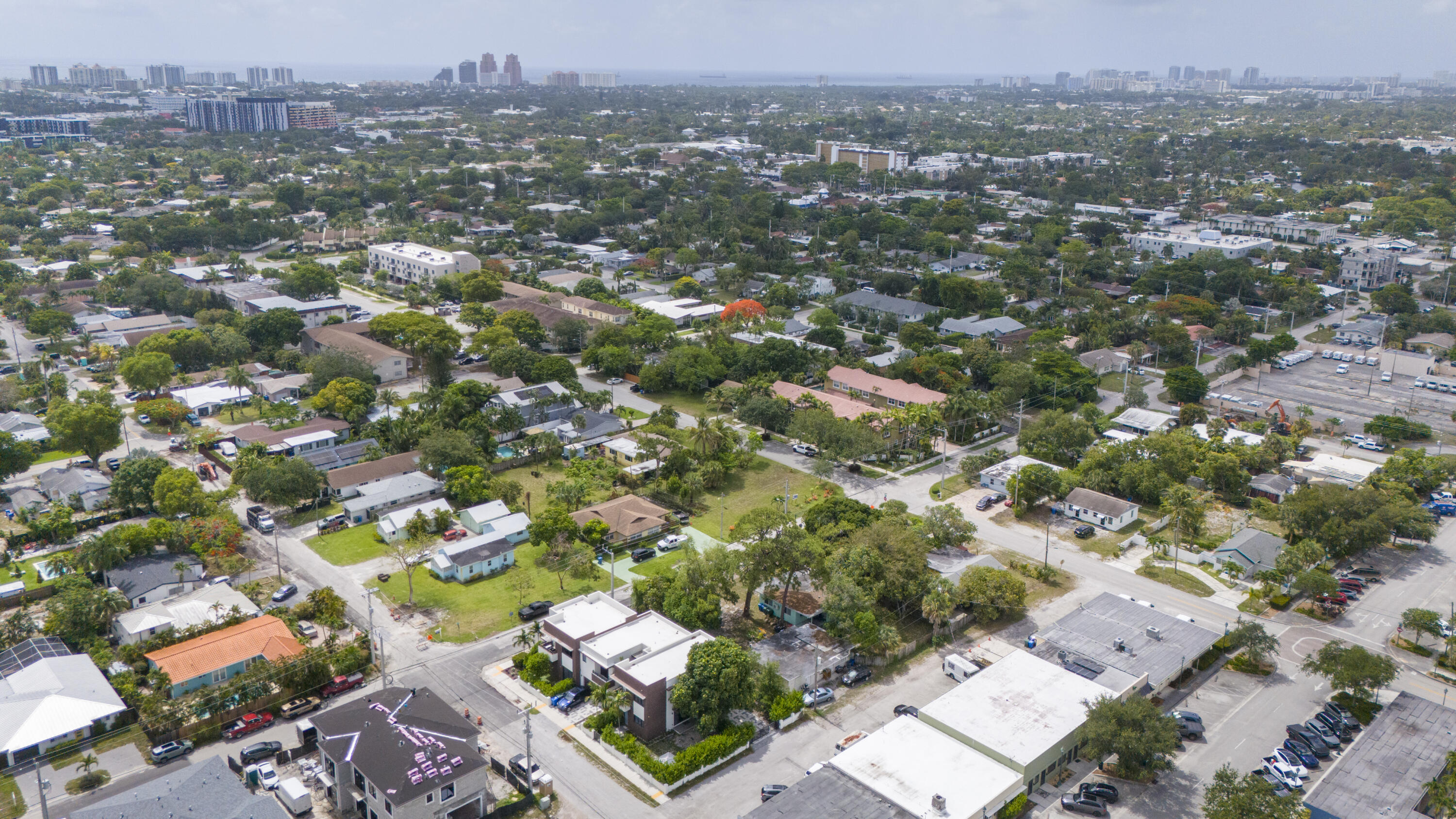 OAKLAND PARK - Residential Income