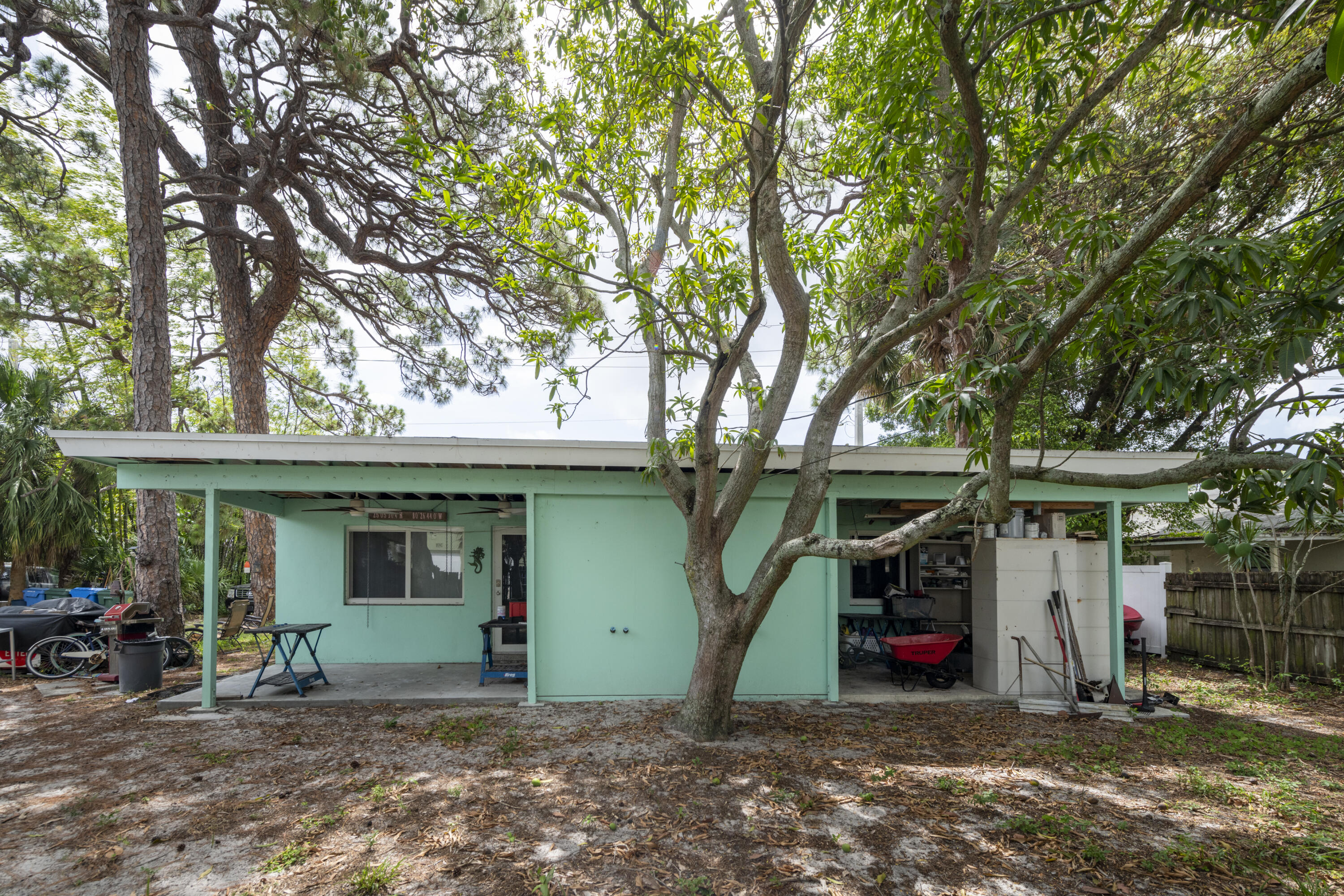 OAKLAND PARK - Residential Income