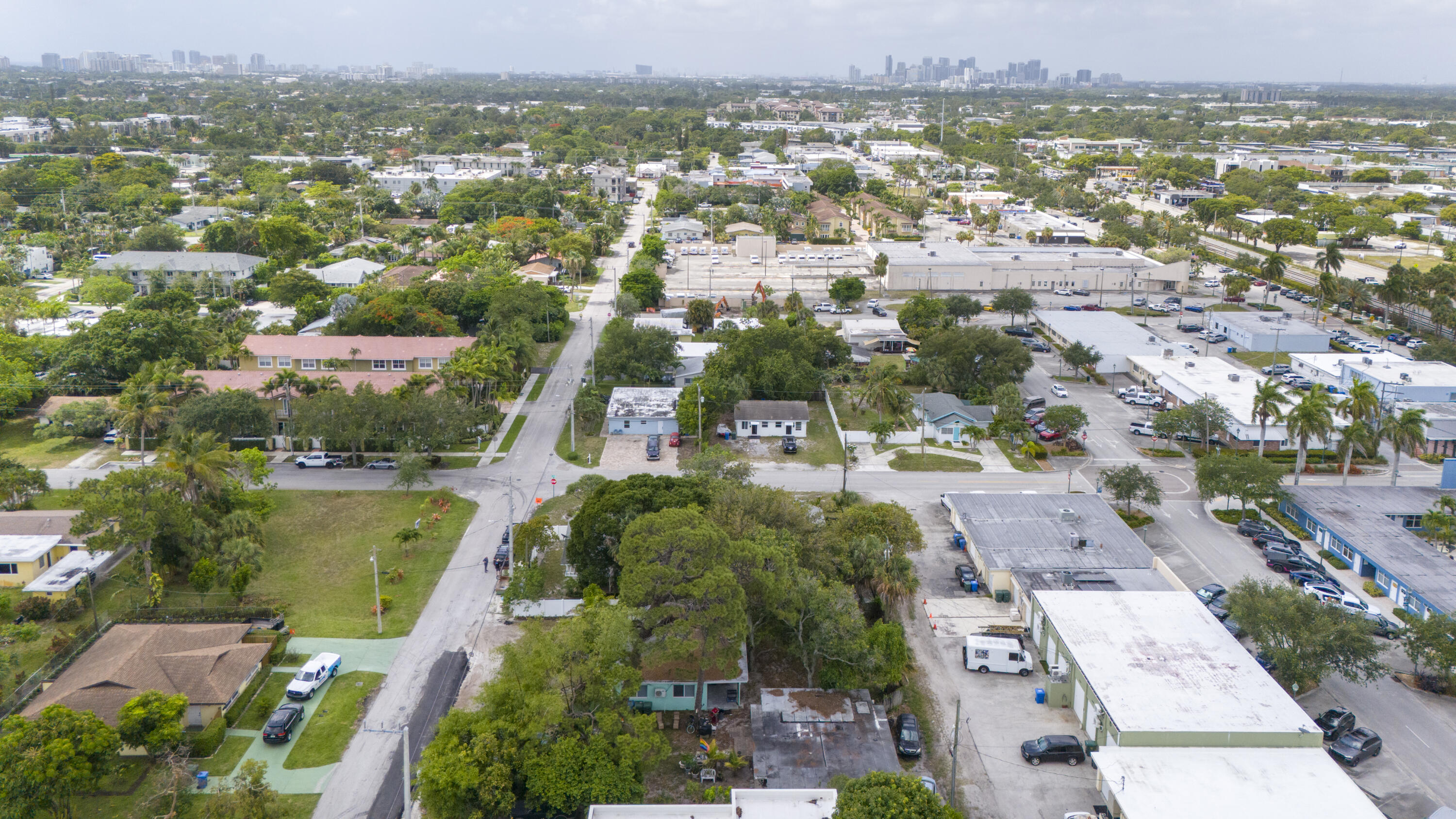 OAKLAND PARK - Residential Income