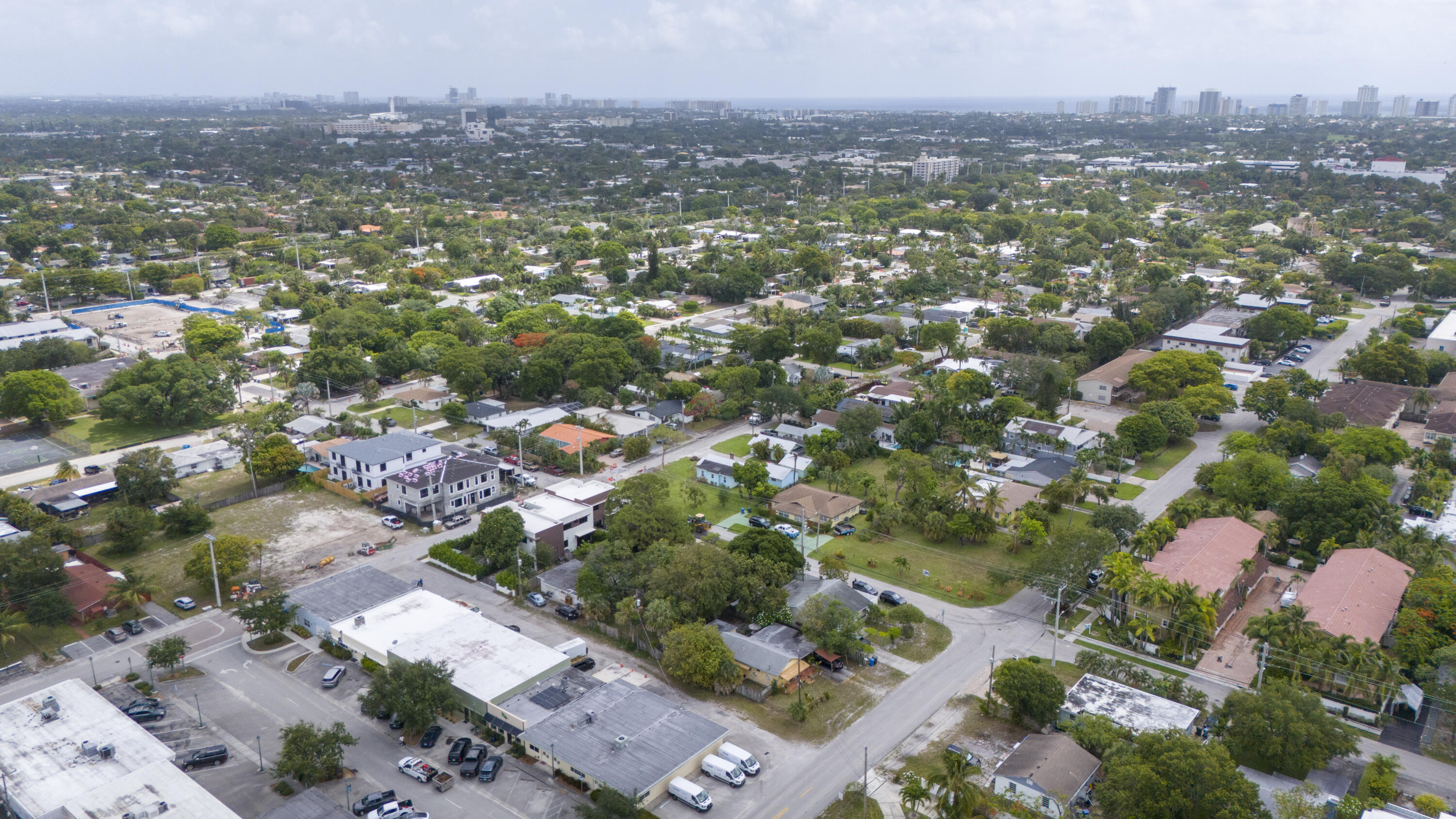 OAKLAND PARK - Residential Income