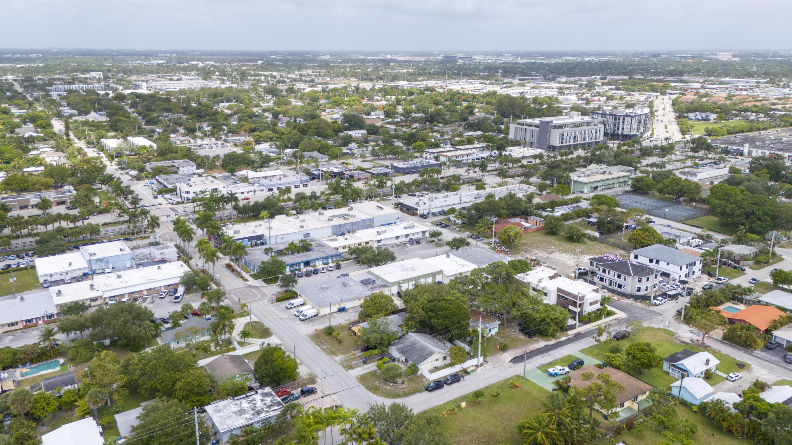 OAKLAND PARK - Residential Income