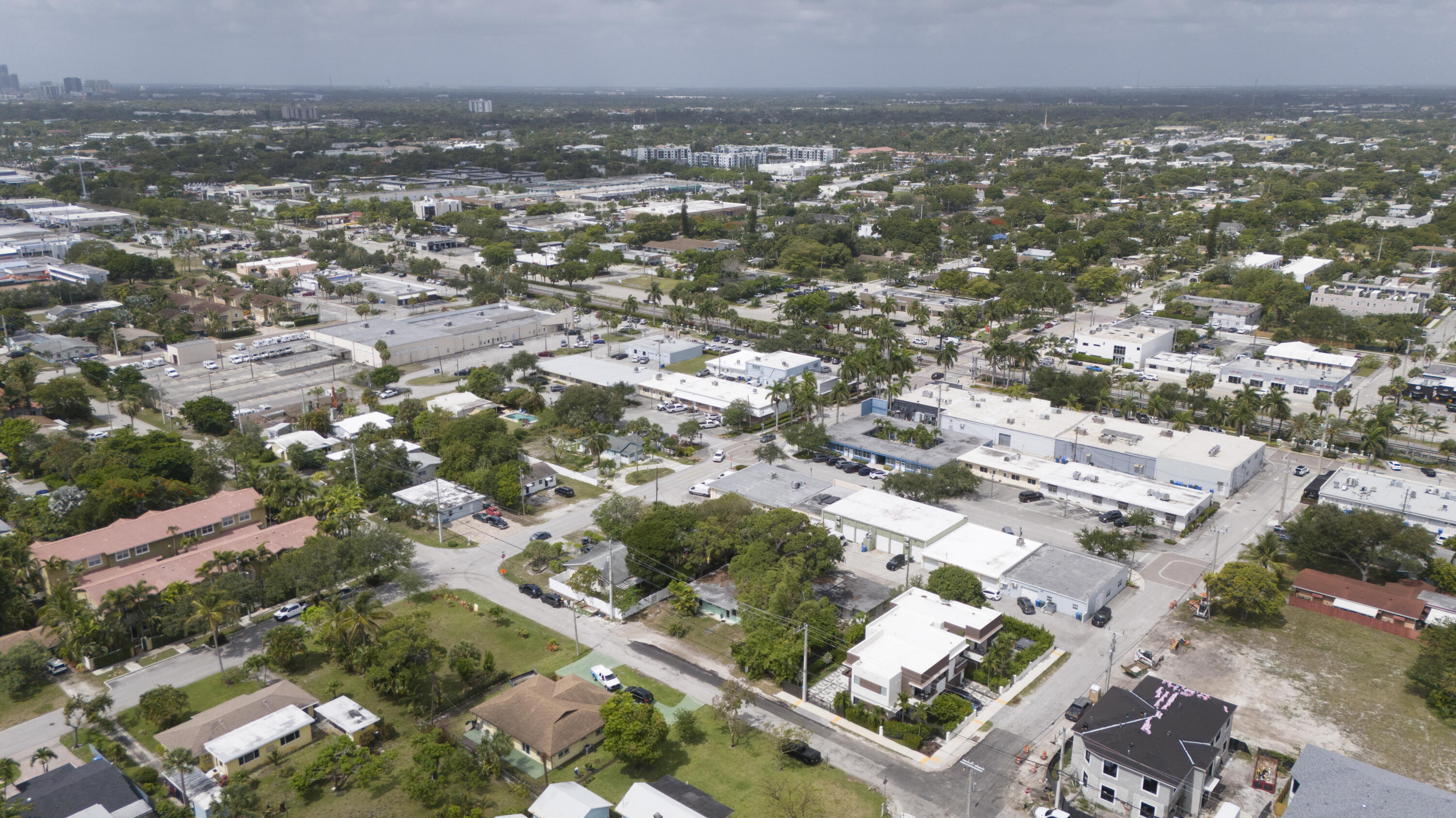 OAKLAND PARK - Residential Income