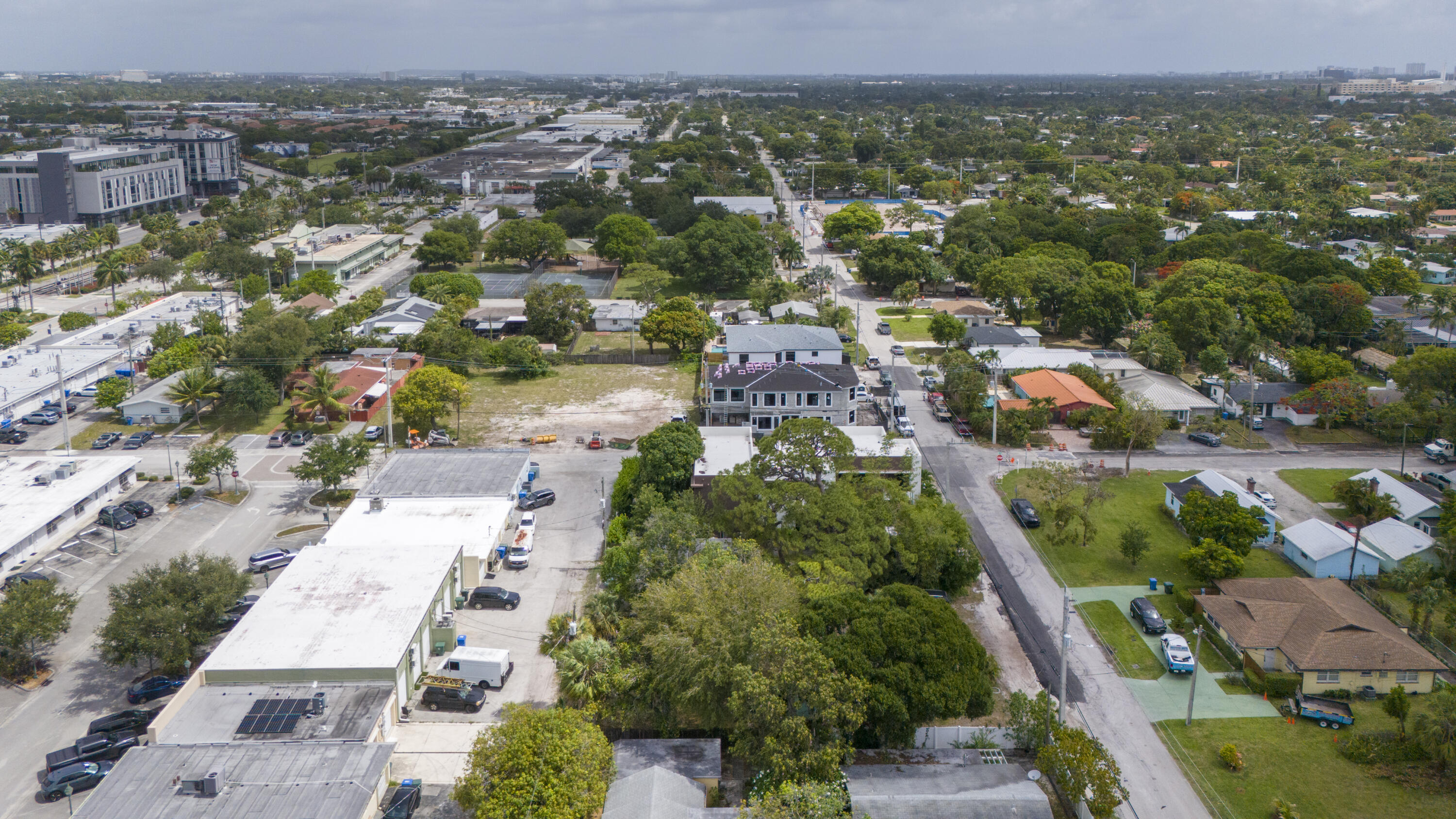 OAKLAND PARK - Residential Income