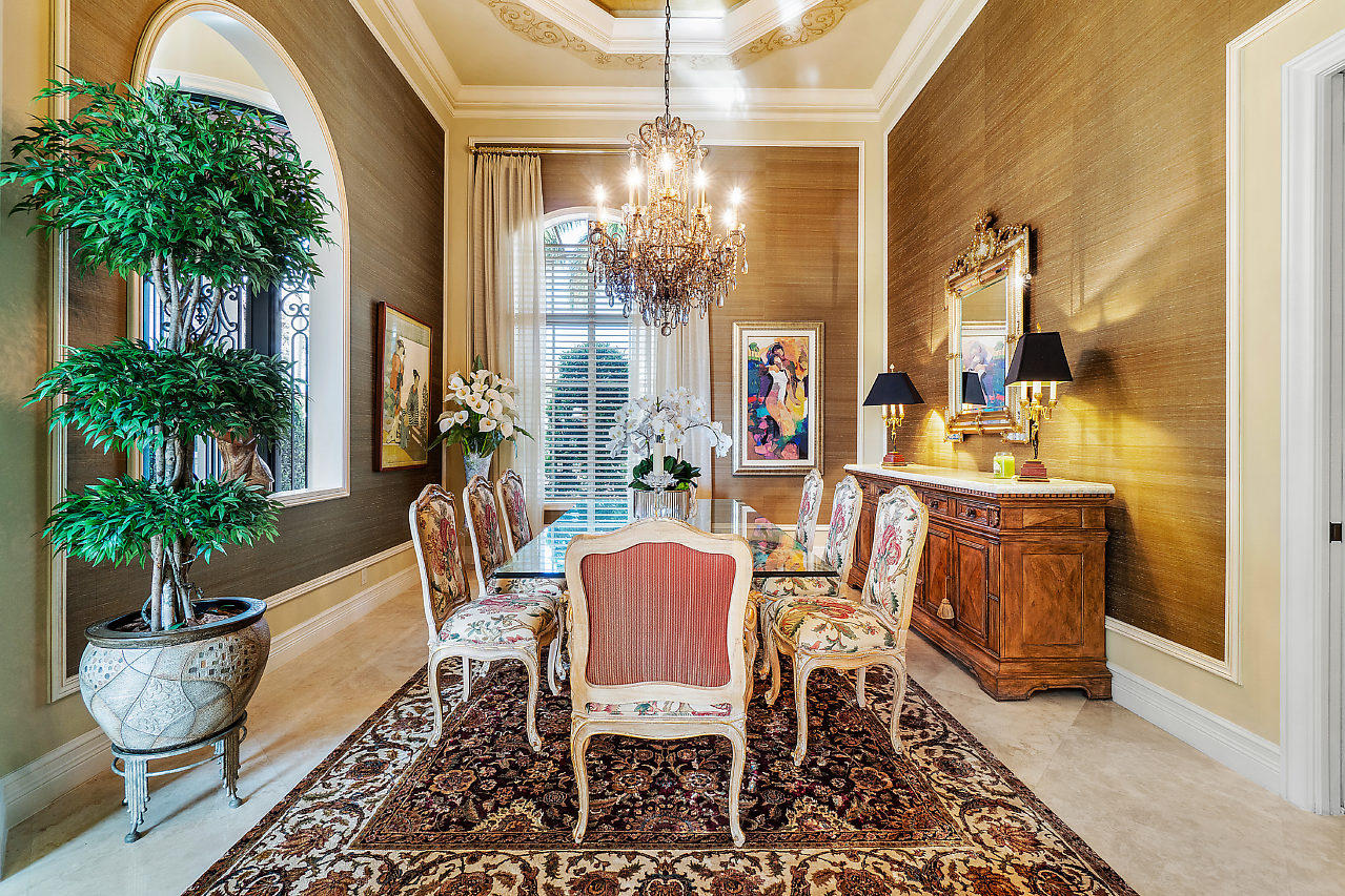 ROYAL PALM YACHT & COUNTRY CLUB - Residential