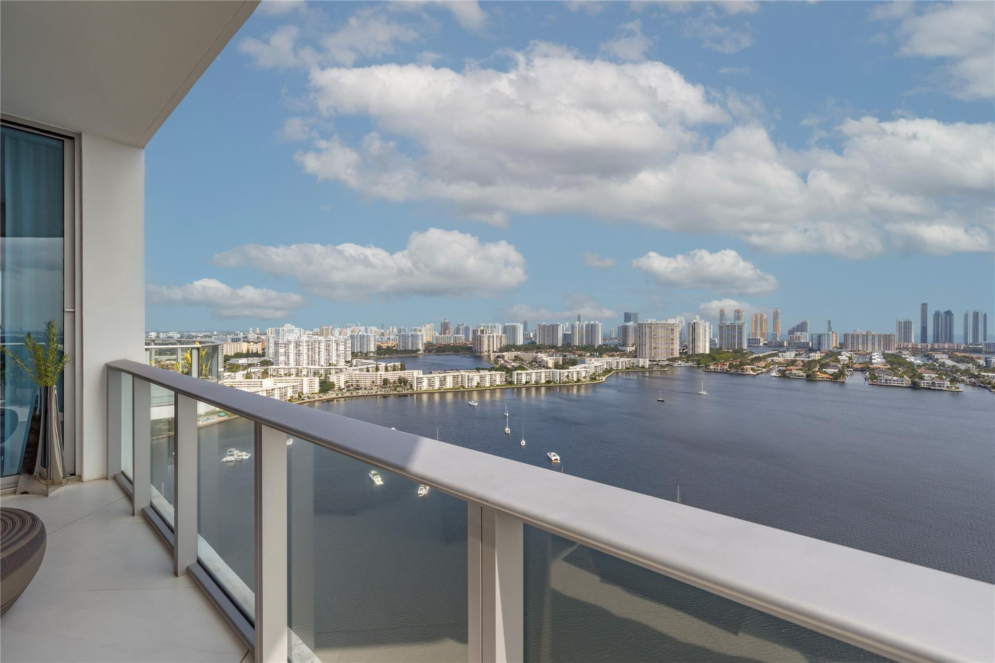 MARINA PALMS RESIDENCES N - Residential