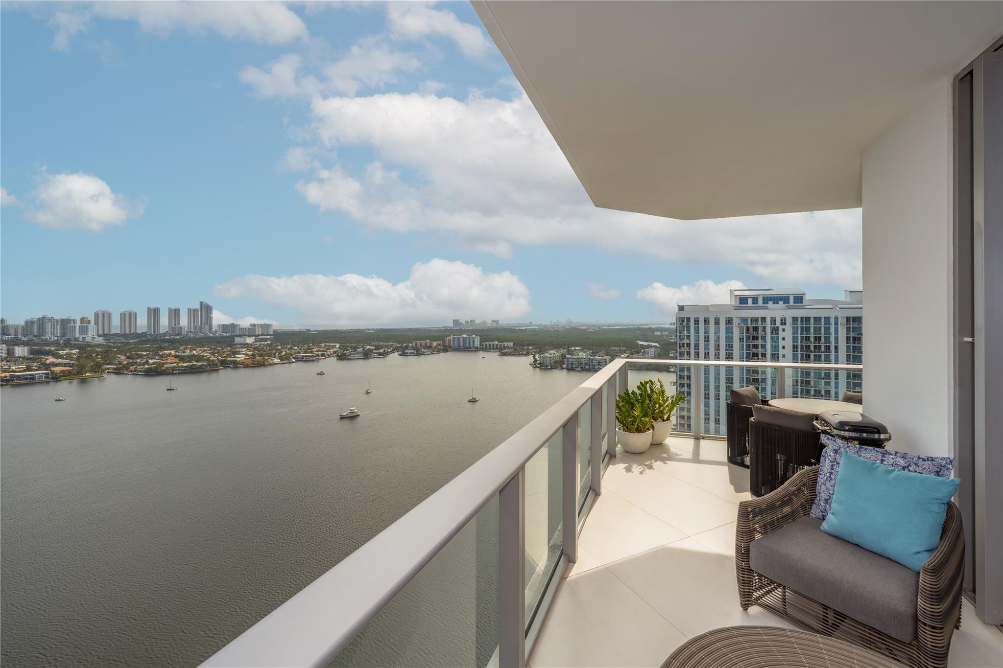 MARINA PALMS RESIDENCES N - Residential