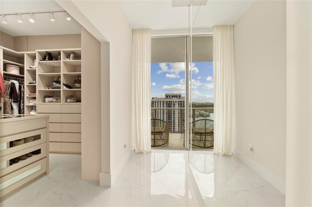 MARINA PALMS RESIDENCES N - Residential