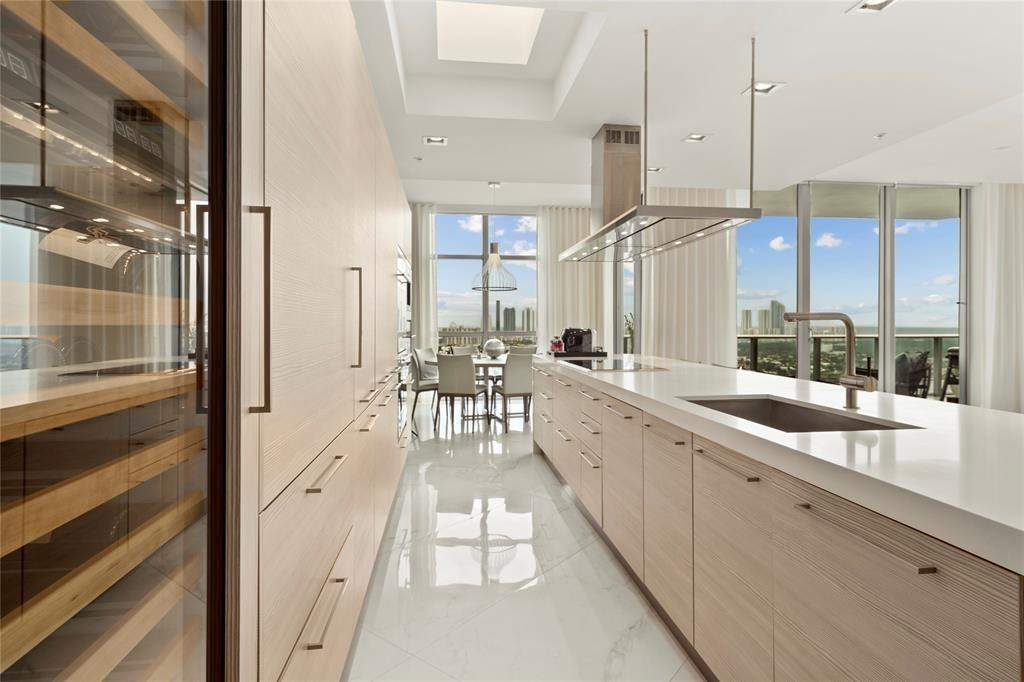 MARINA PALMS RESIDENCES N - Residential