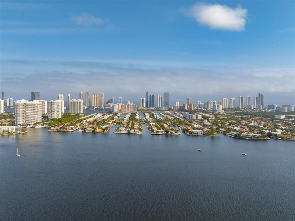 MARINA PALMS RESIDENCES N - Residential