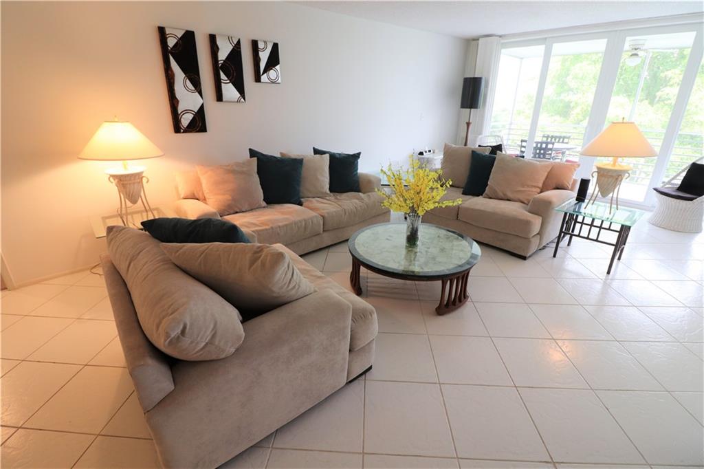 PALM AIRE COUNTRY CLUB - Residential