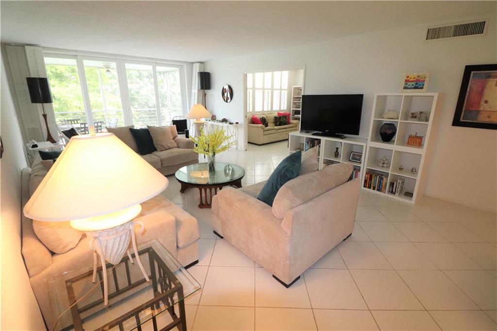 PALM AIRE COUNTRY CLUB - Residential