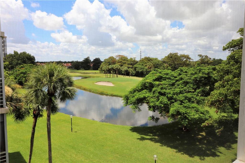 PALM AIRE COUNTRY CLUB - Residential
