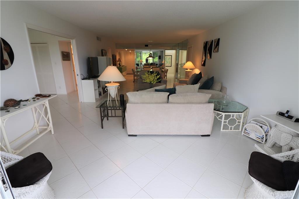 PALM AIRE COUNTRY CLUB - Residential