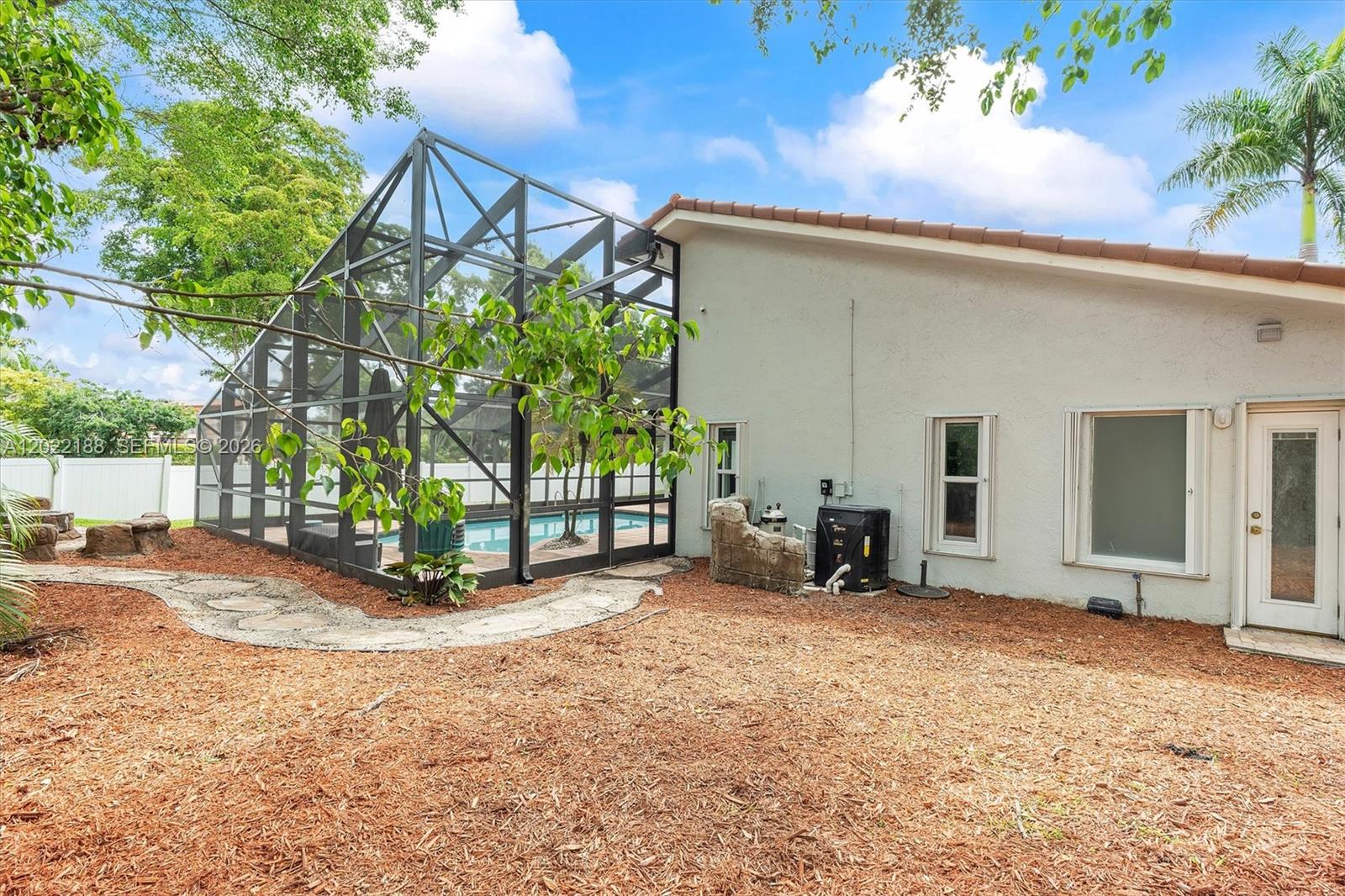 JACARANDA VILLAS - Residential